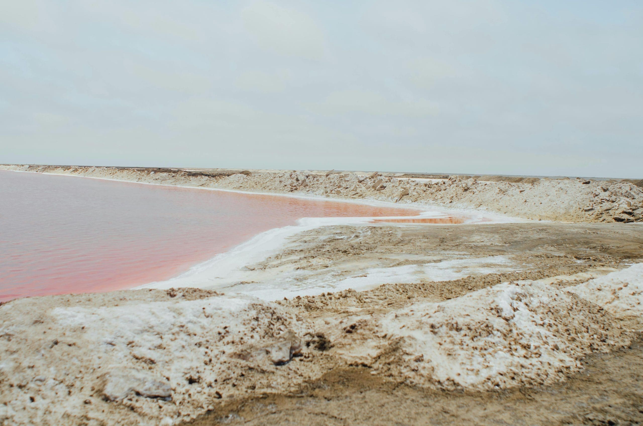 things to see port hedland, the dampier salt lakes